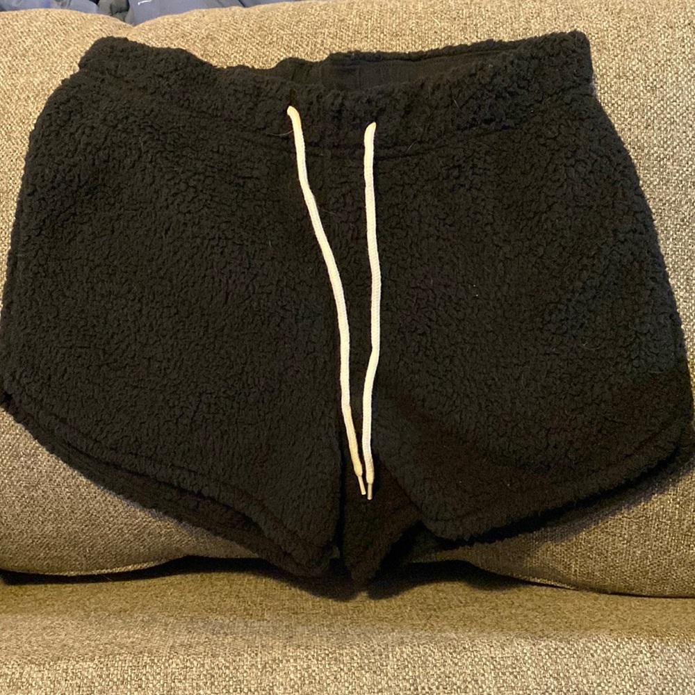 Gilly Hicks fleece/sherpa Shorts, black size M
